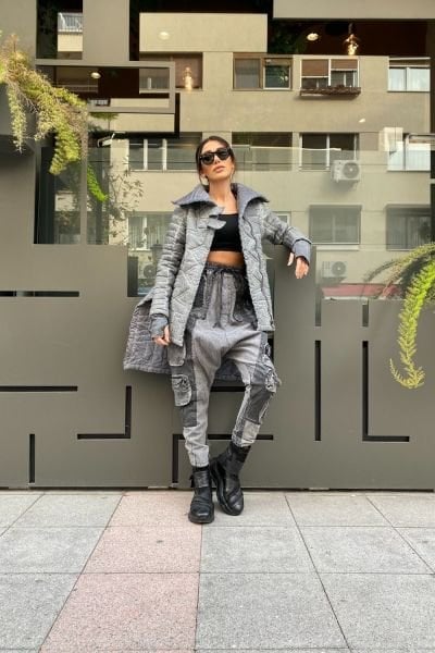 El İşlemeli Kapitone Mont