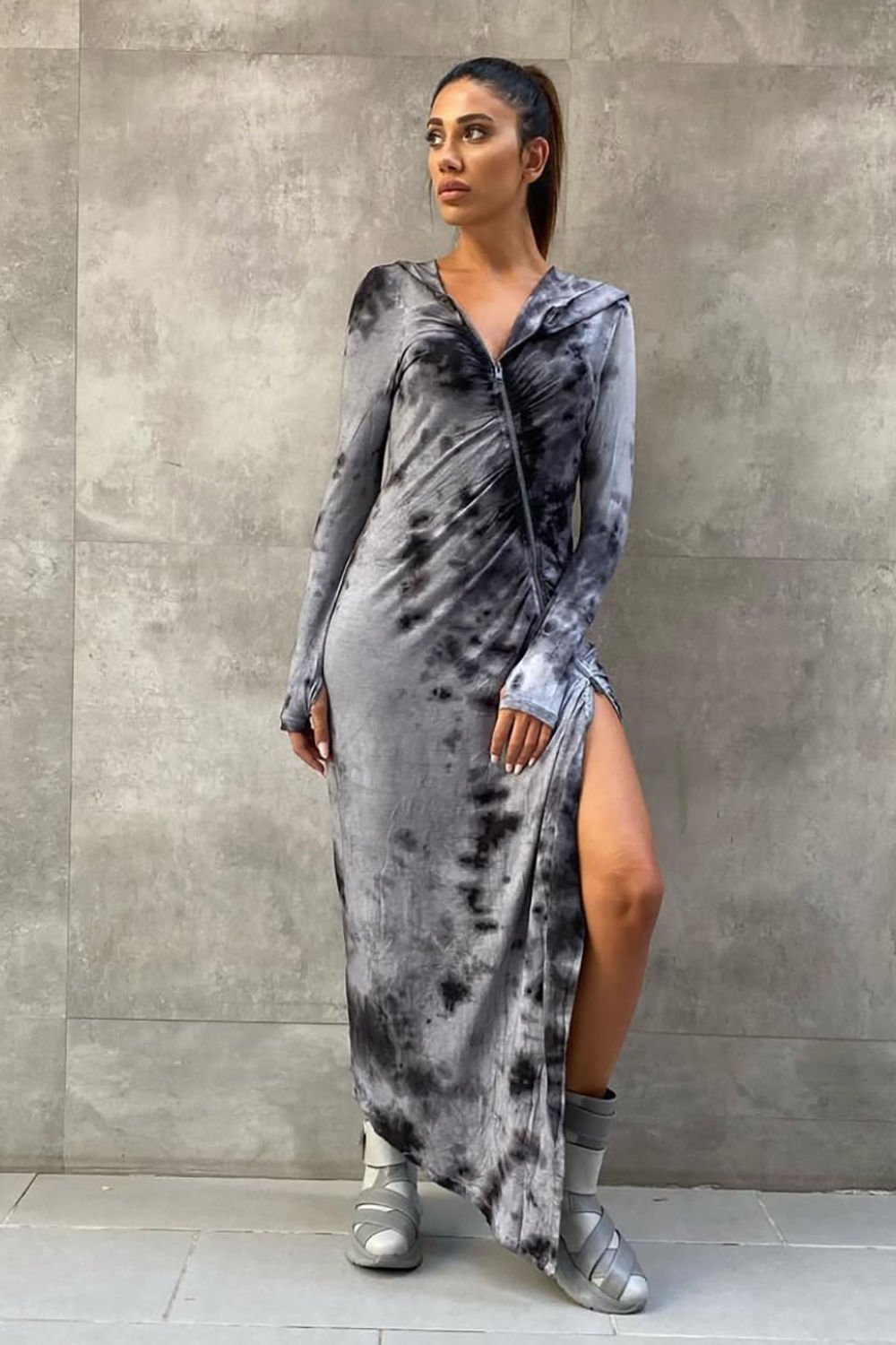 Tasarım Kumaş Kapüşonlu Elbise