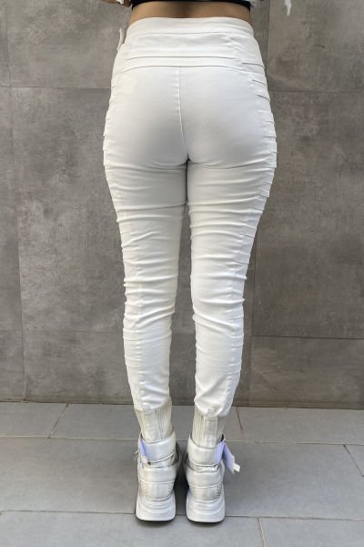 Geniş Nevürlü Kemerli Tasarım Pantolon