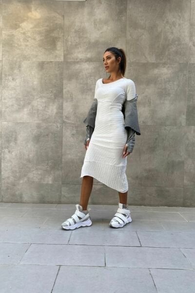 Asimetrik Yaka Yırtmaçlı Elbise