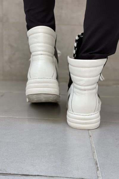 Dikişli Taban Bağcıklı Deri Bot