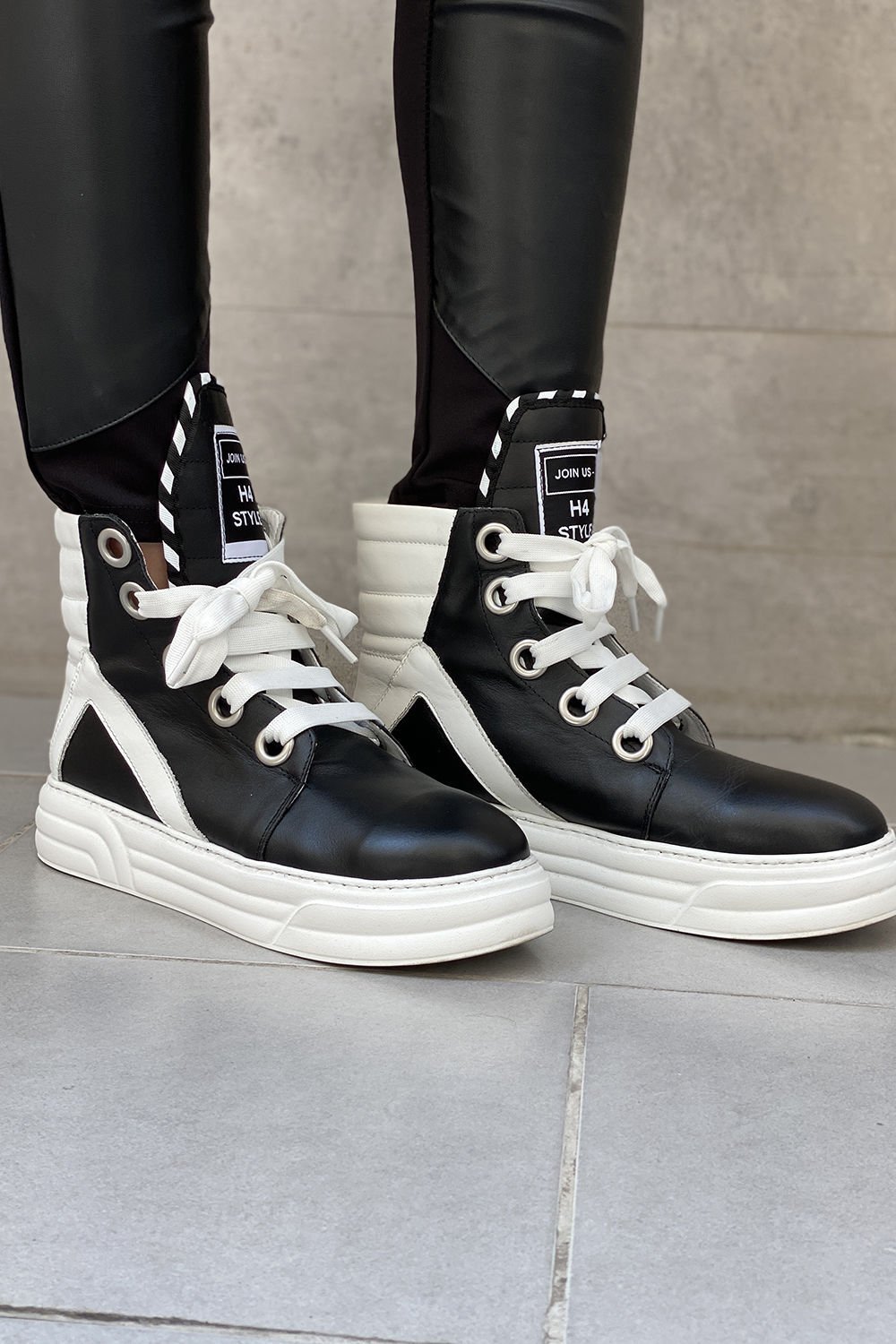 Dikişli Taban Bağcıklı Deri Bot