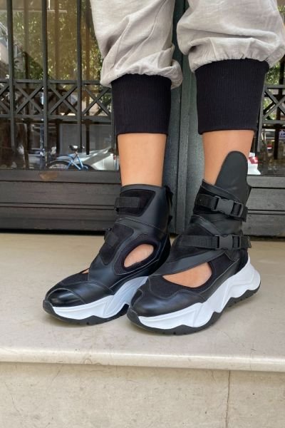 Kemerli Sandalet Bot