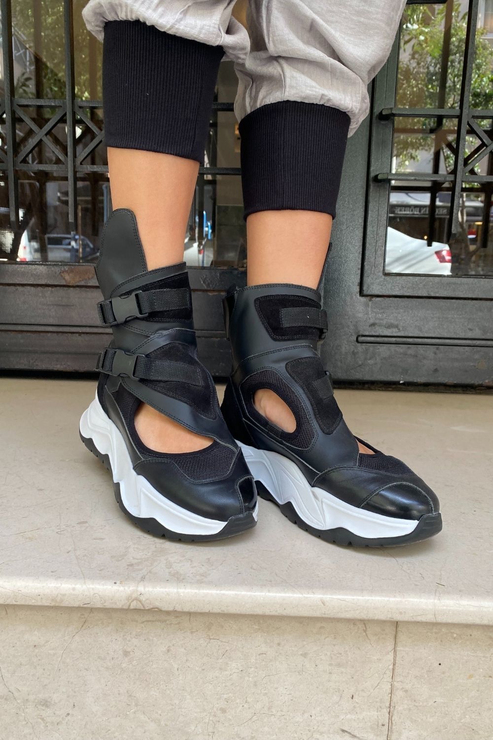 Kemerli Sandalet Bot