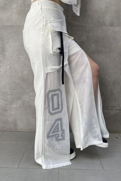 File Yırtmaç Tasarımlı Oversize Kemerli Pantolon