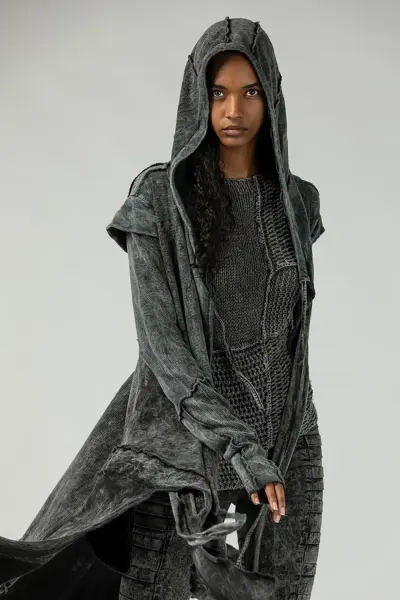 Asimetrik Yırtmaçlı Oversize Tasarım Hırka