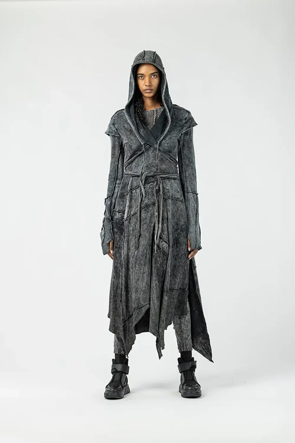 Asimetrik Yırtmaçlı Oversize Tasarım Hırka